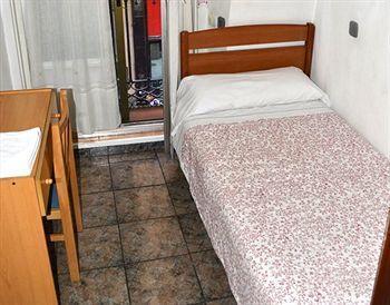 Gasthuis Inter Puerta Del Sol Auto Check In 3*