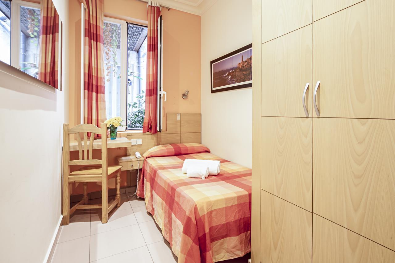 Gasthuis Inter Puerta Del Sol Auto Check In 3*
