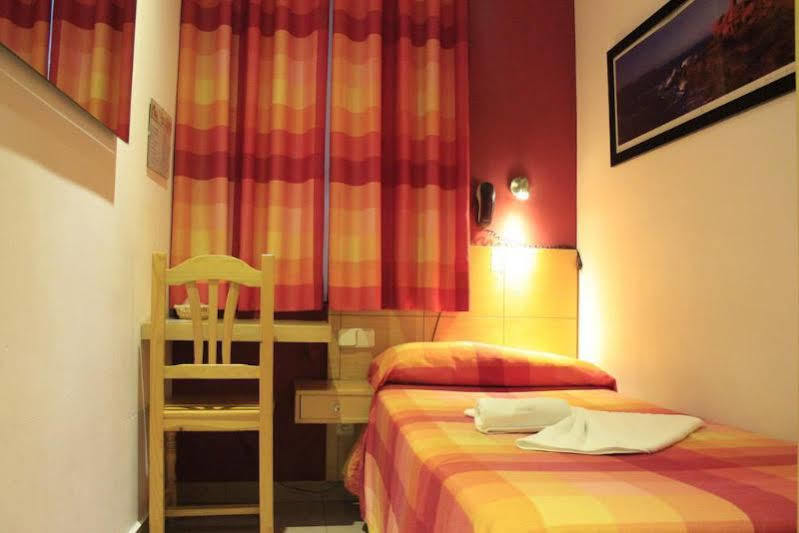 Inter Puerta Del Sol Auto Check In Gasthuis 3*
