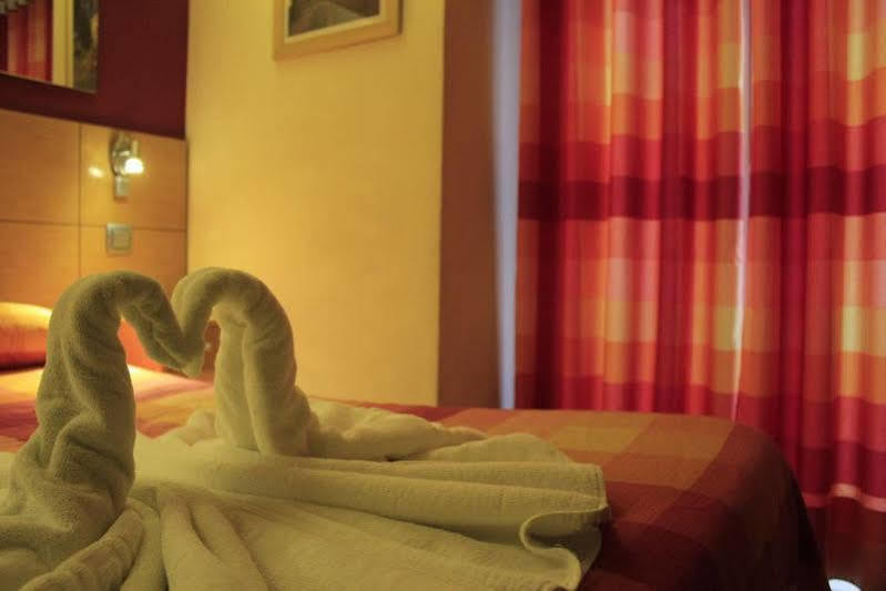 Inter Puerta Del Sol Auto Check In Gasthuis 3*